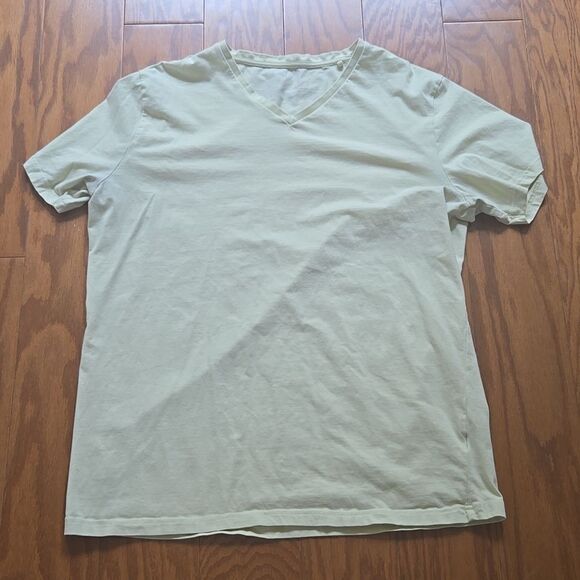 Messy shirt, light, green, extra, large, great condition - Picture 1 of 3